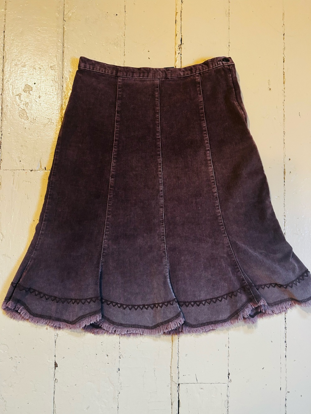Women's Vintage Brown Corduroy Skirt with Scalloped Hem!